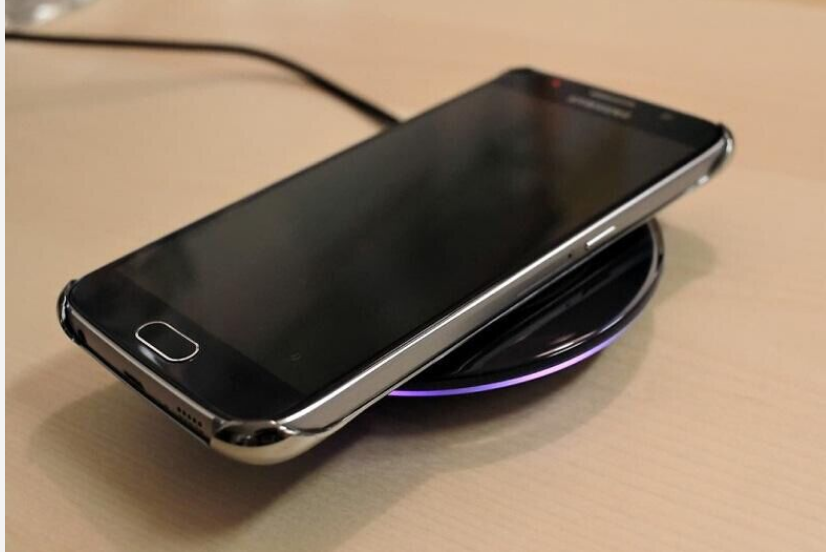 电源适配器厂家：无线充电可靠吗，辐射大不大